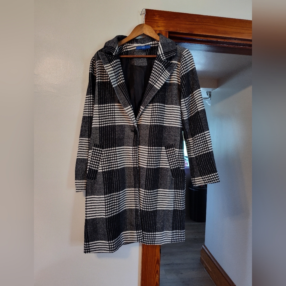 Apt 9 Black and White Plaid Pea Coat